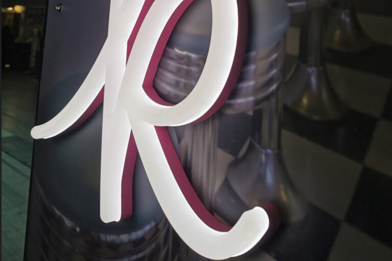 letter_5_neon_signs