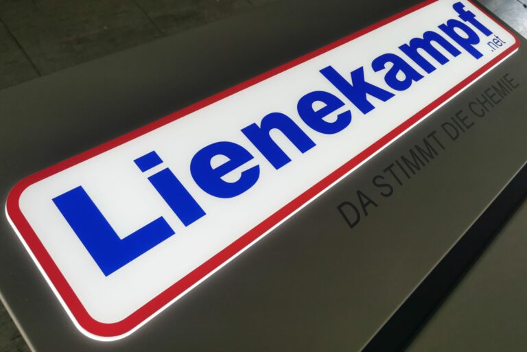 lienekamp_werbepylone