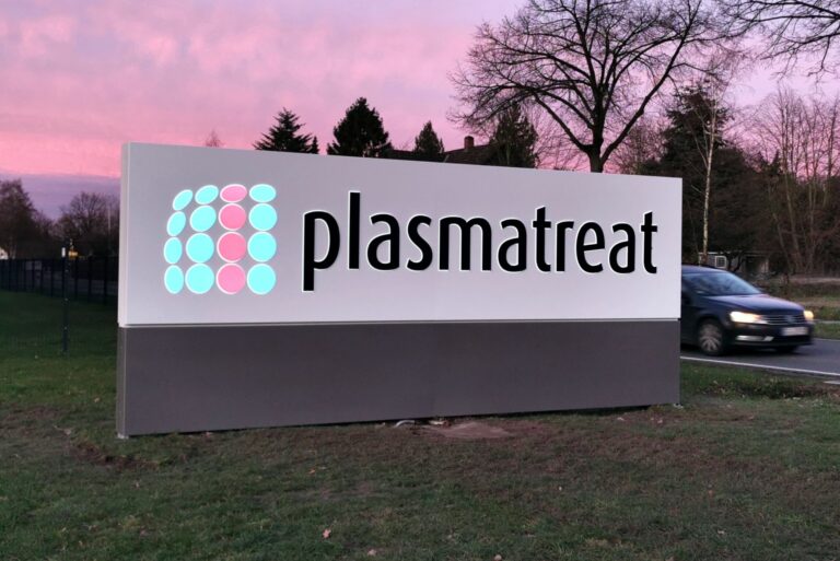 plasmatreat_werbepylone