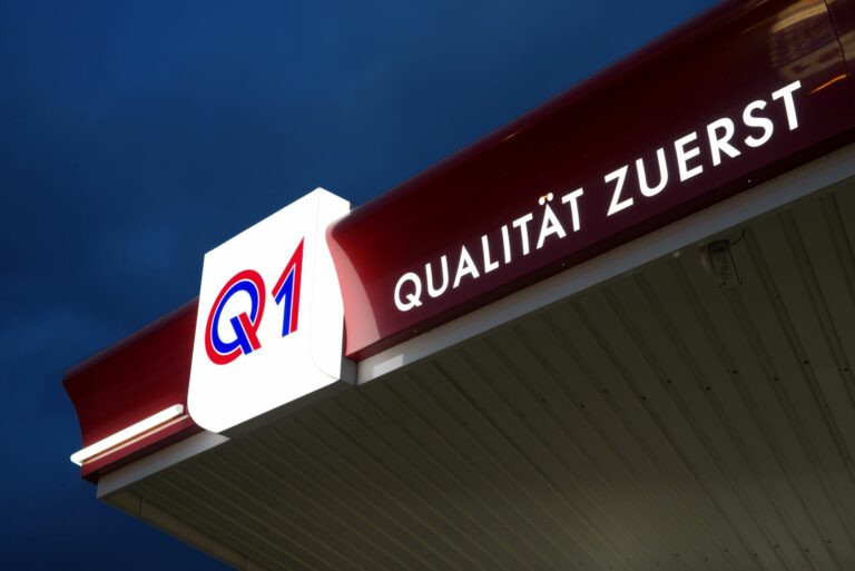 q1_tankstelle_fassadenbeleuchtung